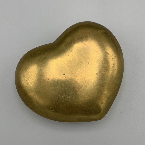 Vintage Mid Century Brass Heart Shaped Lidded Trinket Box Aged Patina Keepsake - Picture 2 of 16